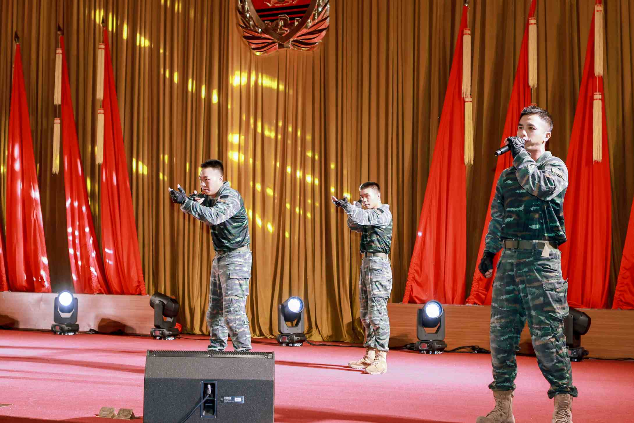 1764141299432495.jpg 0D9A5042.jpg